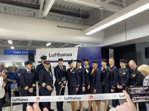 Lufthansa Crew cuts ribbon